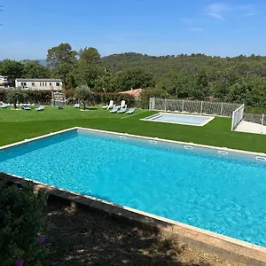 https://joli-mobil-home-de-vacances-ideal-pour-les-familles.fr-provencehotel.com