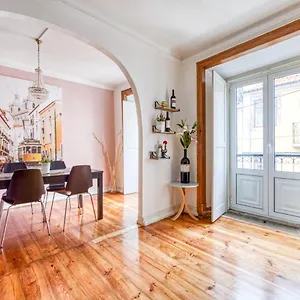 apartment-in-the-heart-of-lisbon.hotels-lisbon-portugal.com/