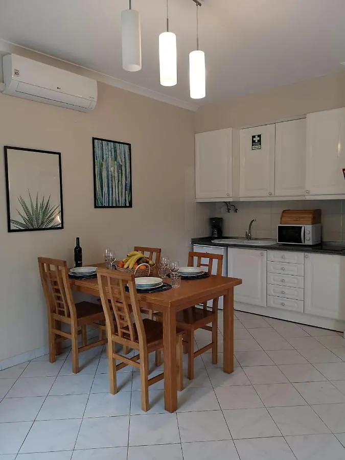Kiss - Apartamentos Albufeira 0*,